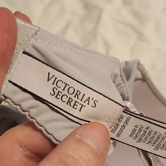 VS tshirt bra, 34DD - Picture 2 of 6